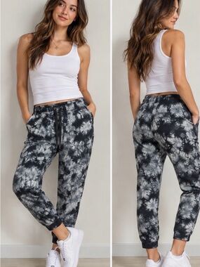 Banana Republic tie-dye jogger pants in a black, grey & white marbled pattern